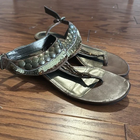 Bandolino low wedge embellished sandals - Picture 2 of 3